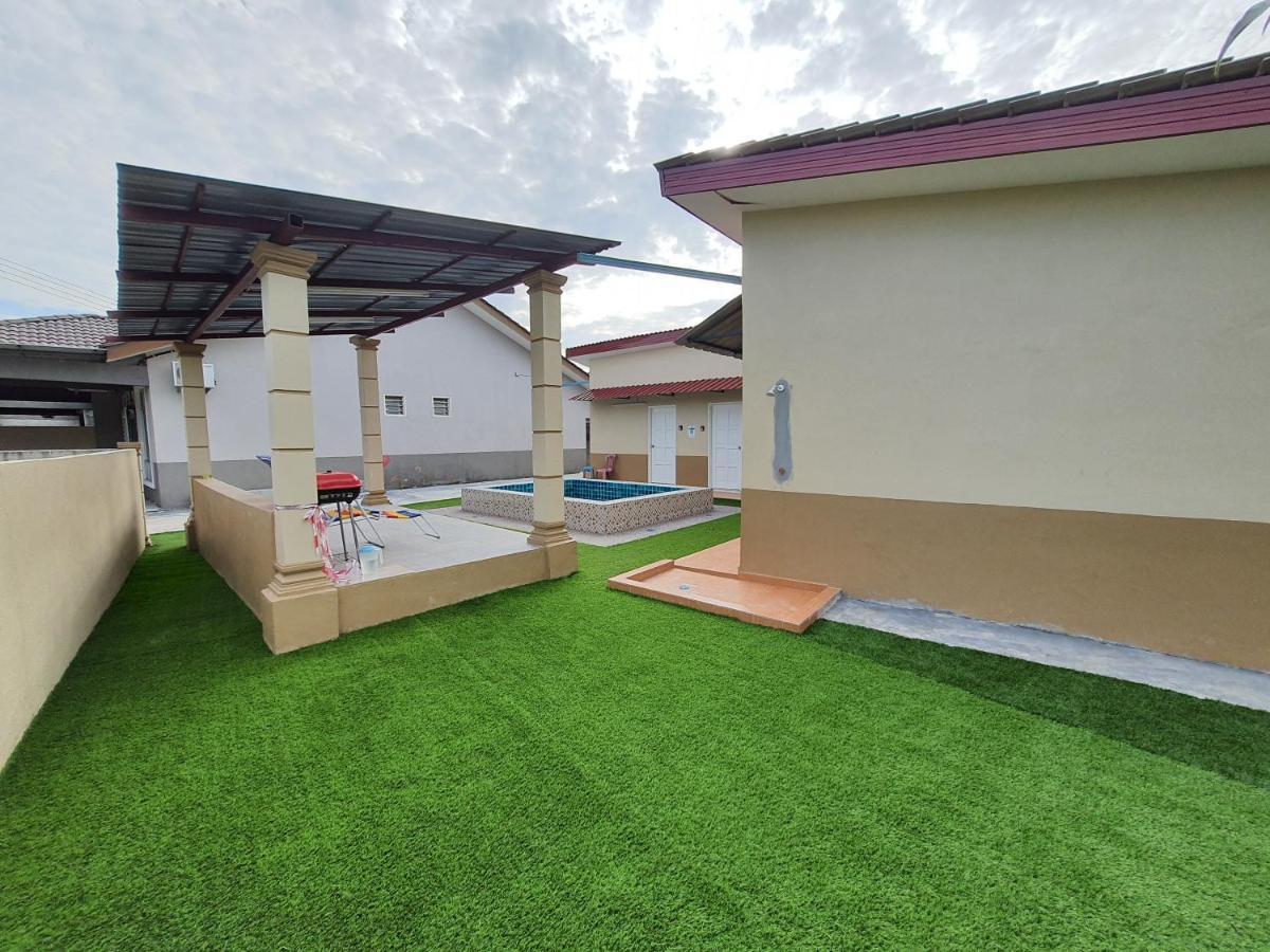 Swimming Pool With 5 Bedroom House Full Ac Near Stadium Hang Jebat Malacca Exterior foto
